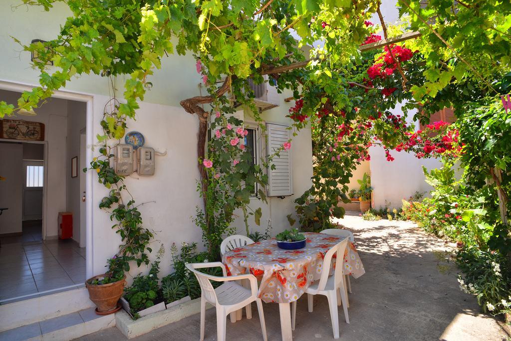 Katerina Rooms & Studios Palekastro Exterior photo